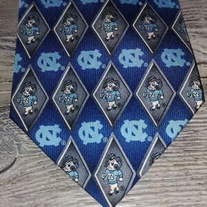 Larson 100% silk NC Tarheels Tie